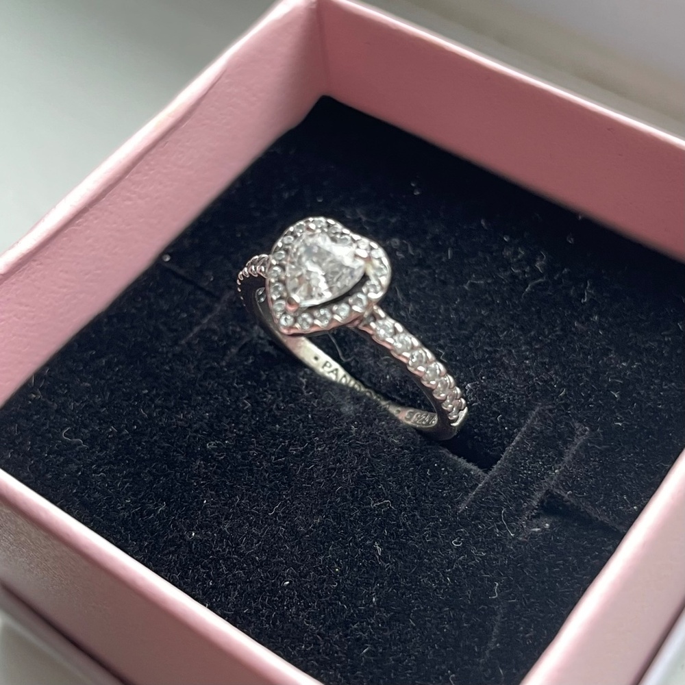 Pandora Elevated Heart Ring Size 4.5 - Picture 3 of 9